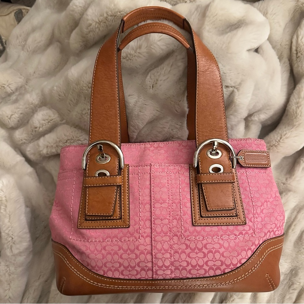 RaRE Vintage Coach Soho Bag in Pink Signature Canvas & Tan Leather | F10927 - Picture 4 of 17